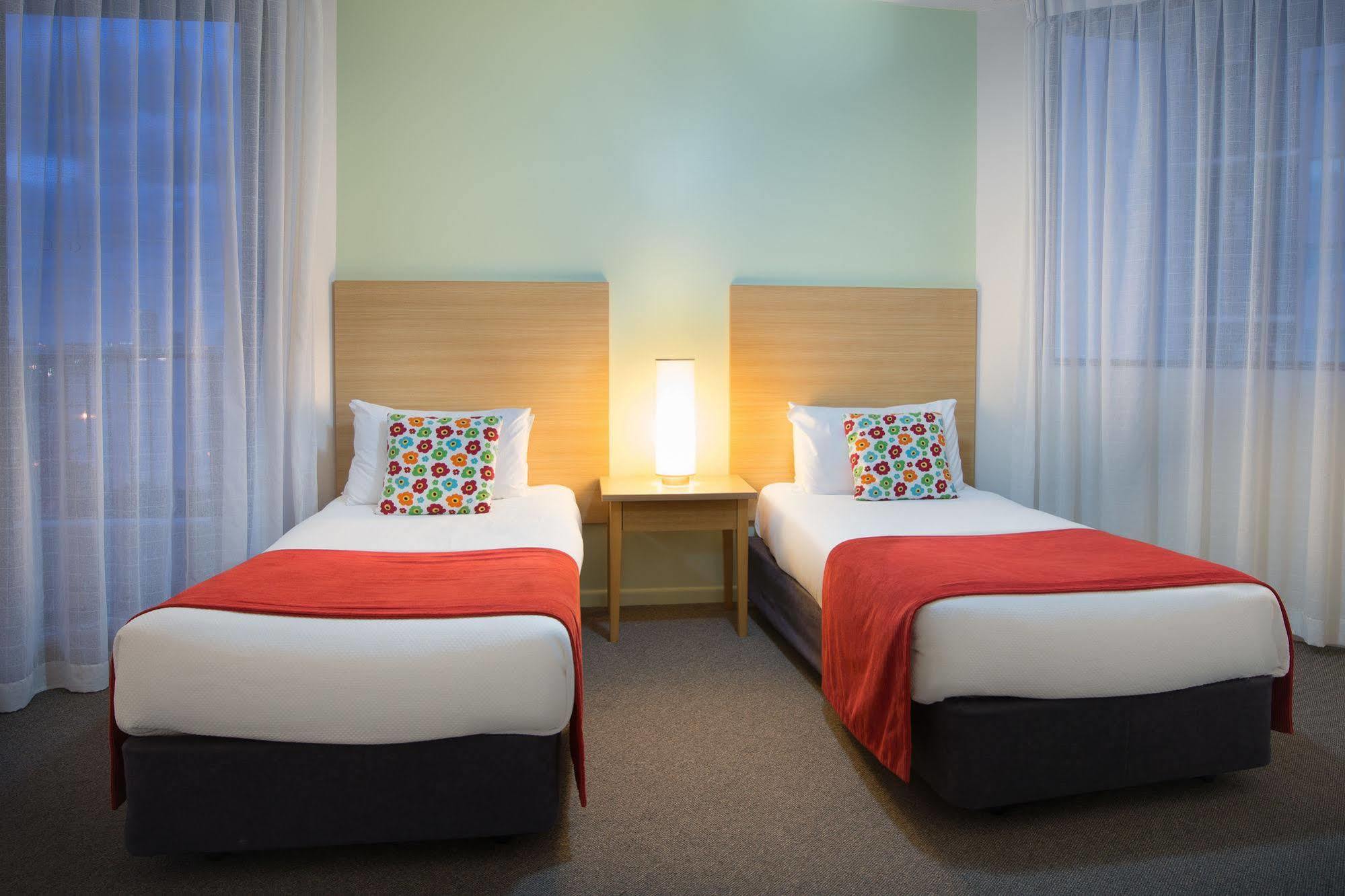 Sandy Point Beach Resort Gold Coast Eksteriør billede